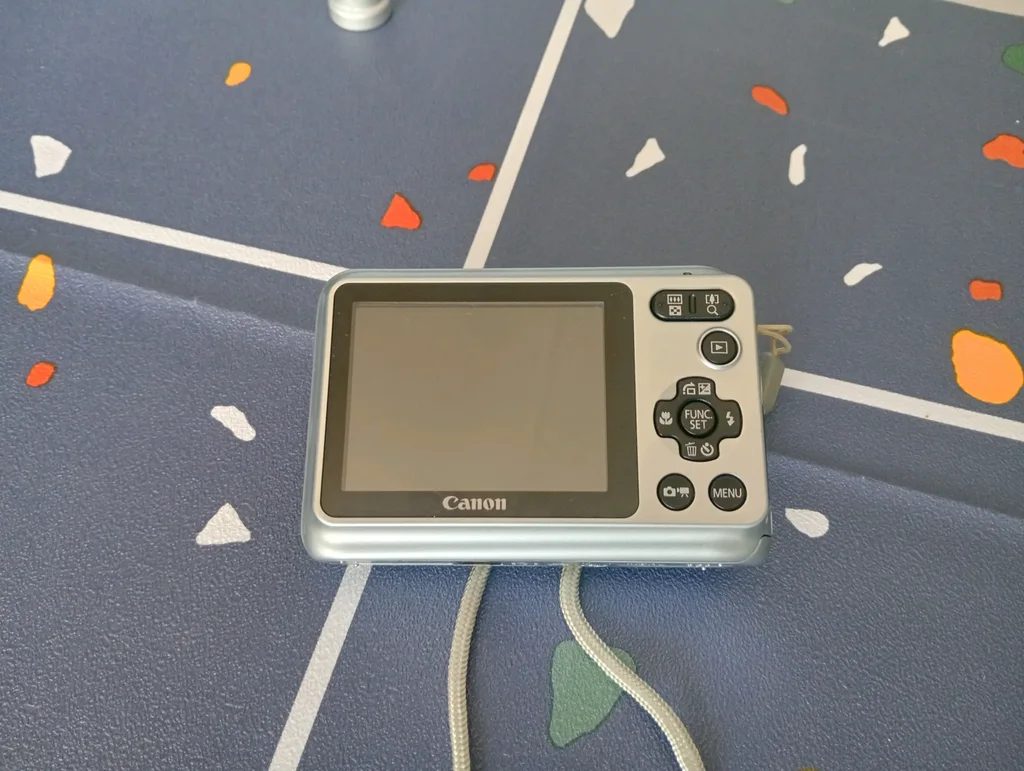 Canon PowerShot S3 with SD Card photo 3
